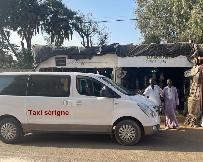 Minibus taxi 8 places Dakar Sérigne