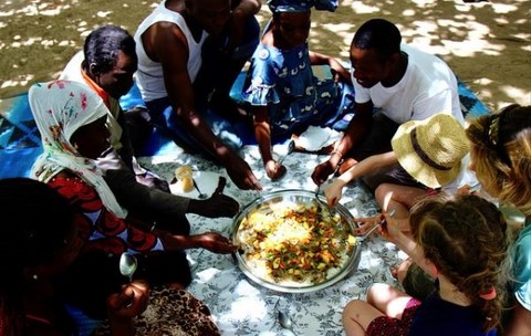 siné saloum repas avec sénégalais